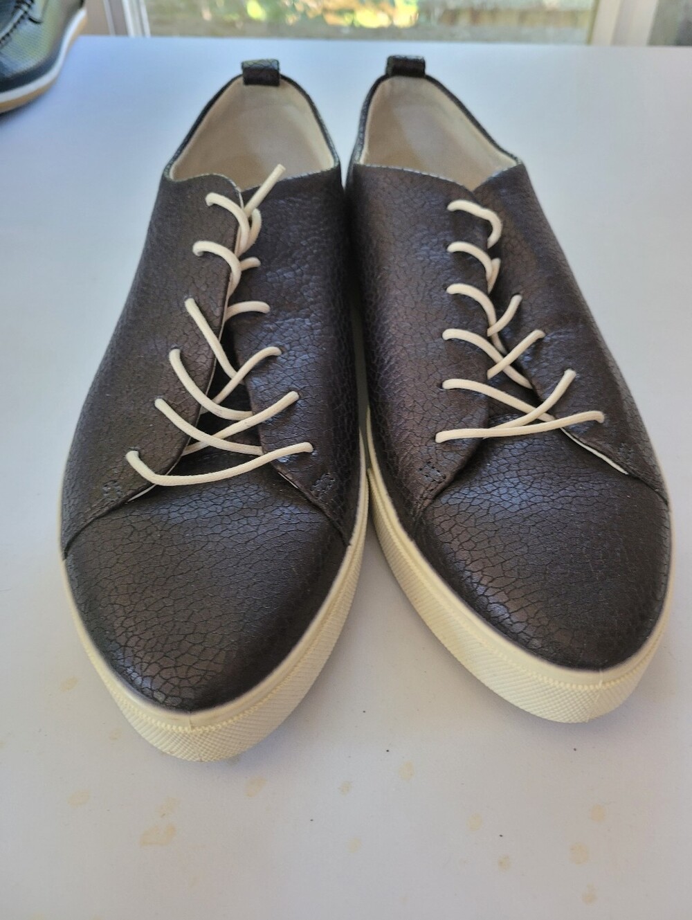 Ecco 10 Women's Black Textured Leather Sneakers with Cream Laces